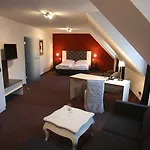 酒店 Weinforum Franken & Restaurant