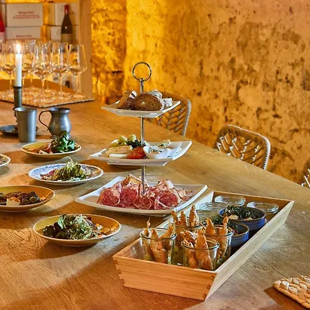 Weinforum Franken & Restaurant 호텔