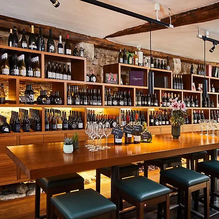 מלון Weinforum Franken & Restaurant 3*